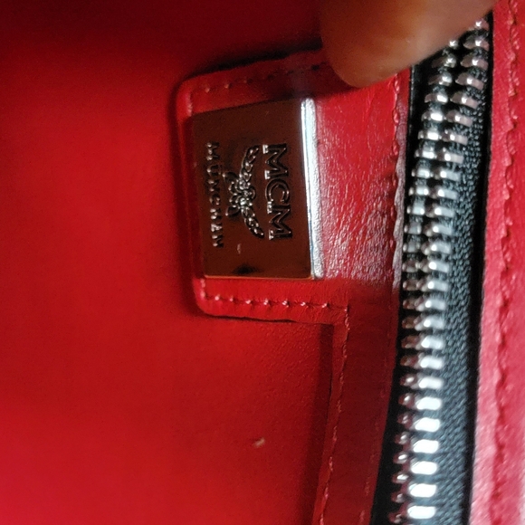 Beautiful pre-owned authentic MCM - Picture 9 of 16